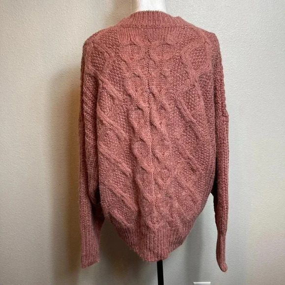Wishlist Chunky Knit sweater. Thick, warm and cozy. 
Size: M/L - Picture 7 of 11